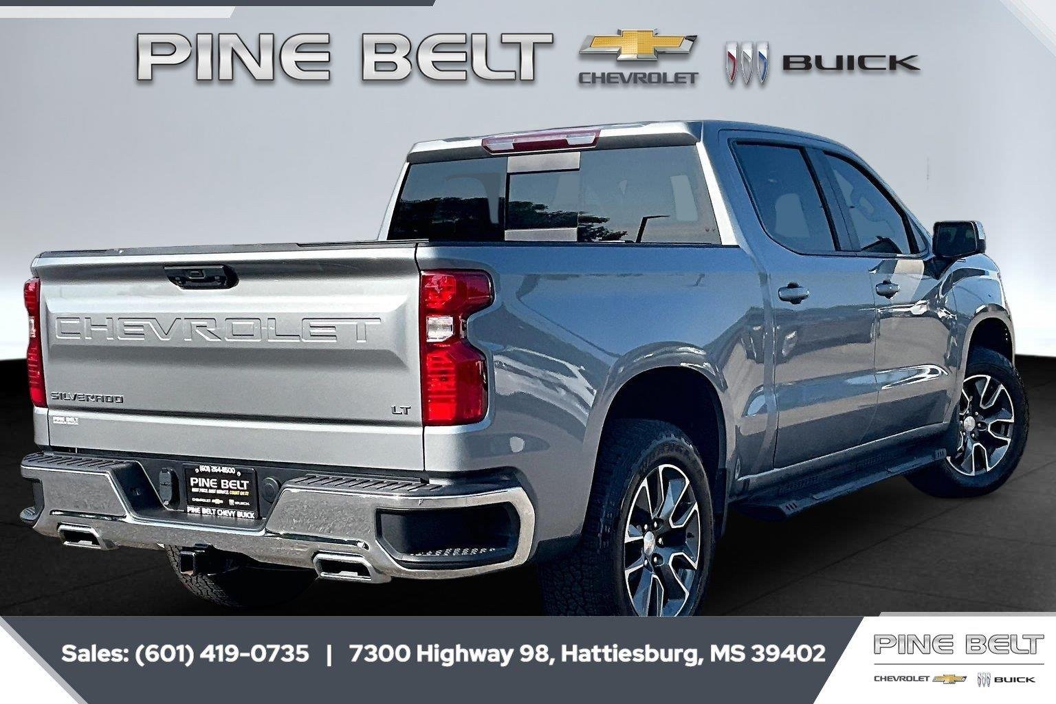 Used 2024 Sterling Gray Metallic Chevrolet LT image 12