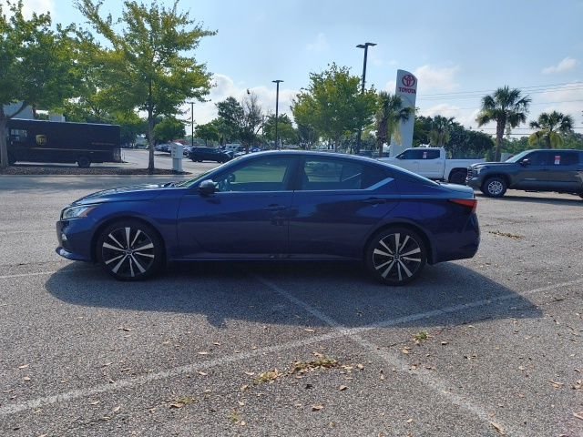 Used 2019 Blue Nissan 2.5 SR image 5