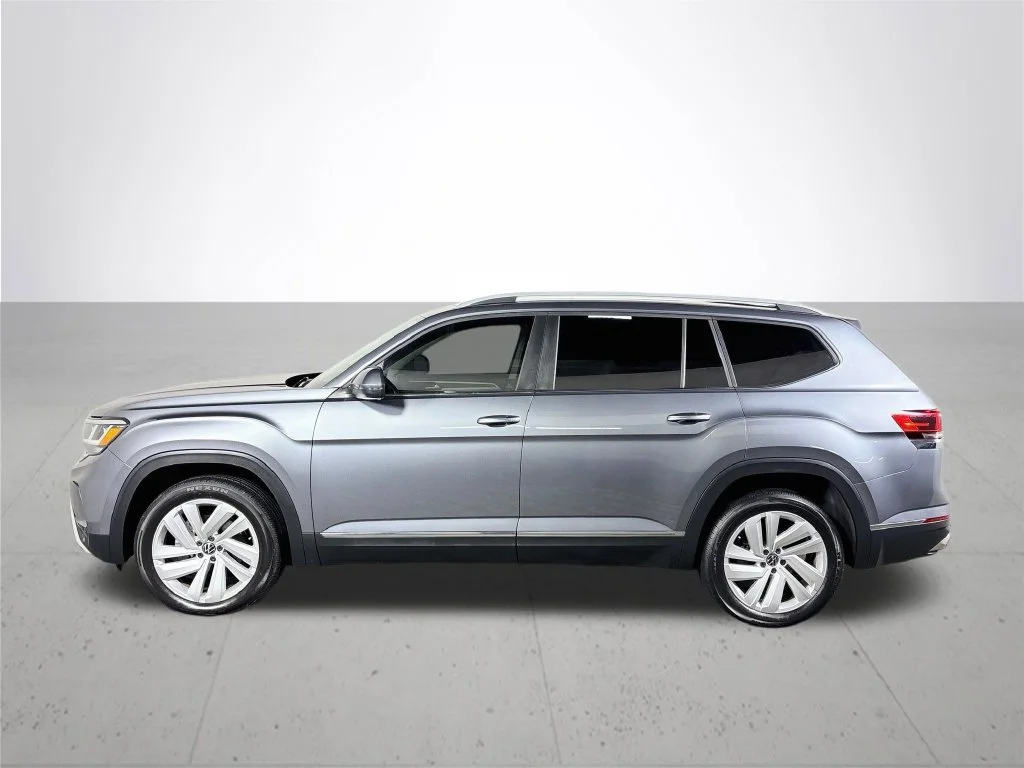 Used 2021 Gray Volkswagen 2.0T SEL image 9
