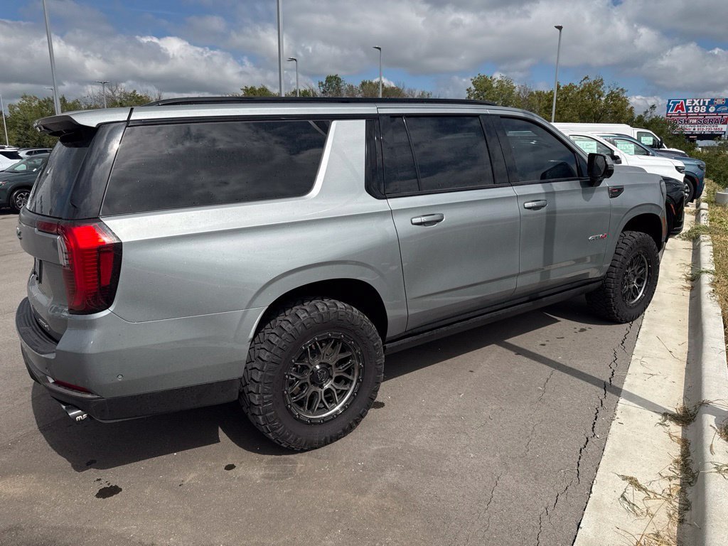 Used 2025 GMC Yukon XL AT4 Ultimate with VIN 1GKS2WRL7SR253046 for sale in Kansas City