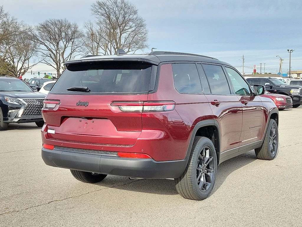 New 2025 Velvet Red Pearl-Coat Exterior Paint Jeep Limited image 5