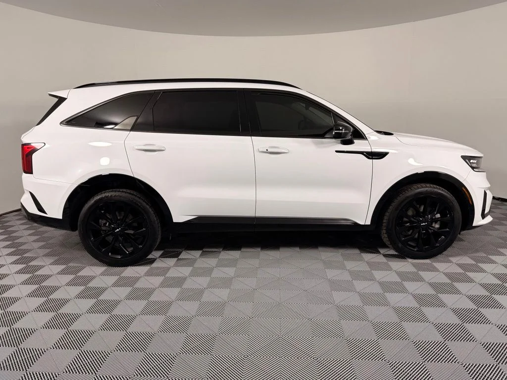 Used 2023 White Kia SX image 11