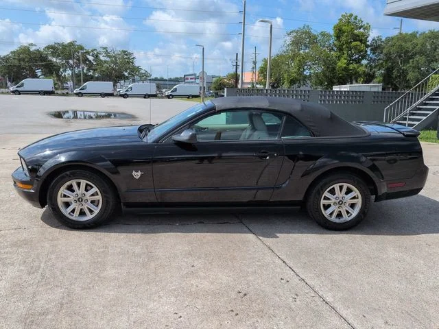 Used 2009 Black Ford V6 image 7