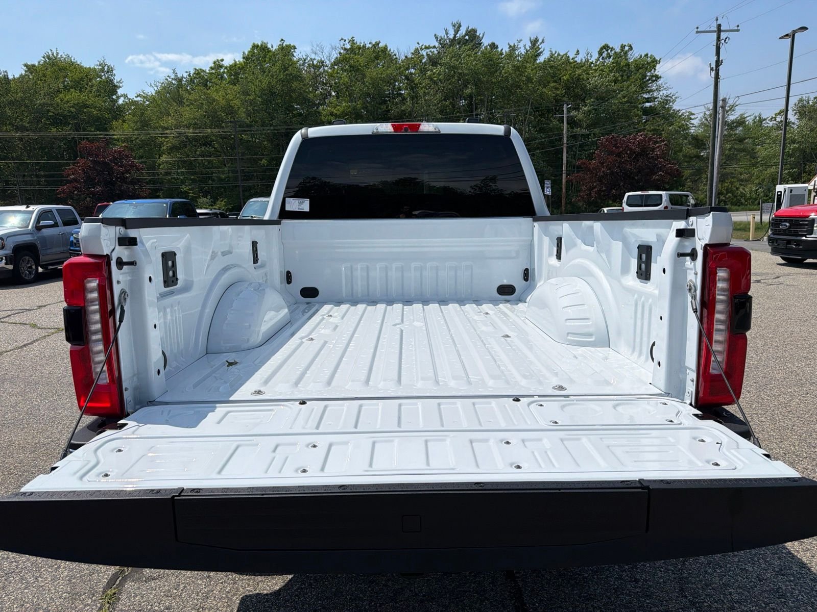 New 2026 Oxford White Ford F-250® Lariat® image 7