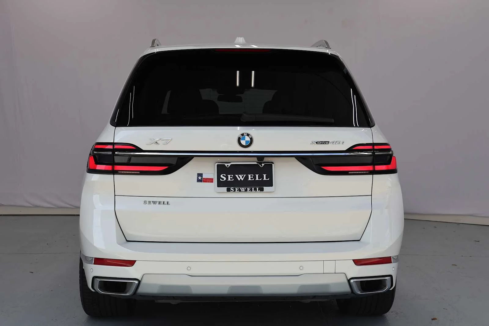 Certified Used 2025 Mineral White Metallic BMW xDrive40i image 8
