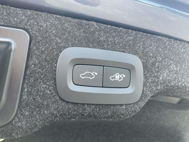 Used 2023 Blue Volvo Ultimate image 19