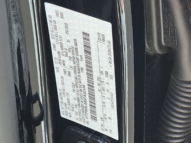 Used 2025 Black Metallic Ford Lariat image 23