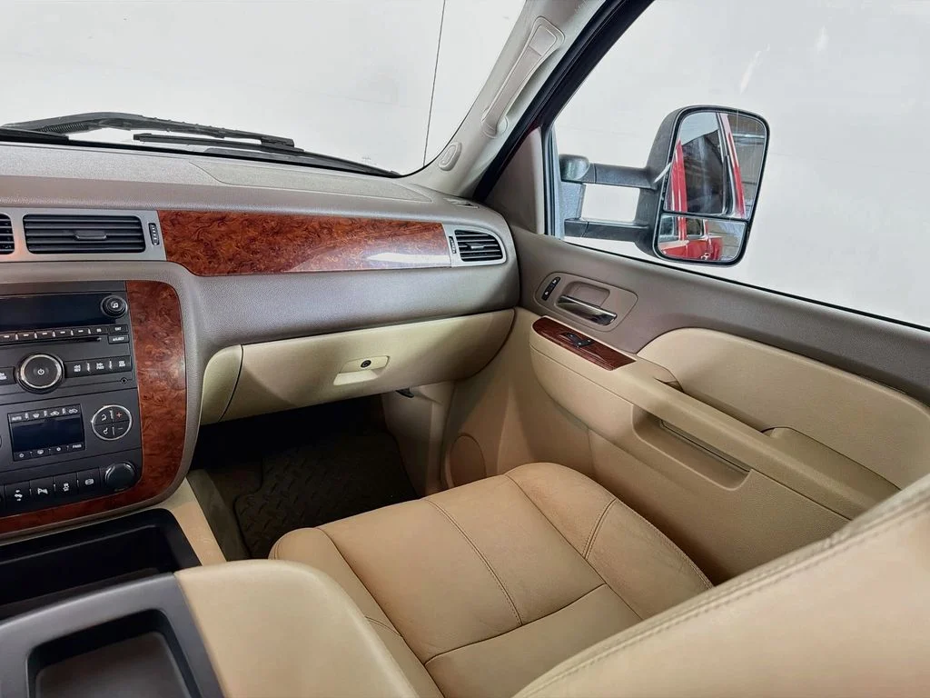 Used 2013 Red Chevrolet LTZ image 21