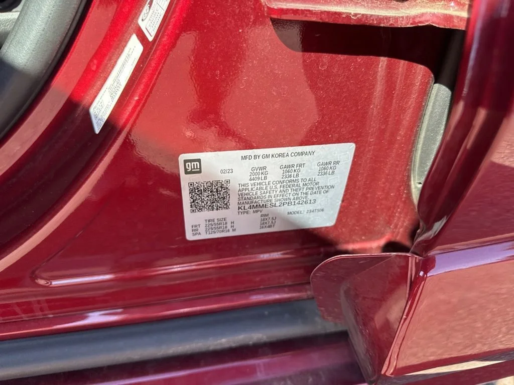 Used 2023 Cinnabar Metallic Buick Select image 36