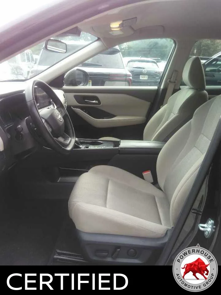 Used 2025 Black Nissan SV image 4