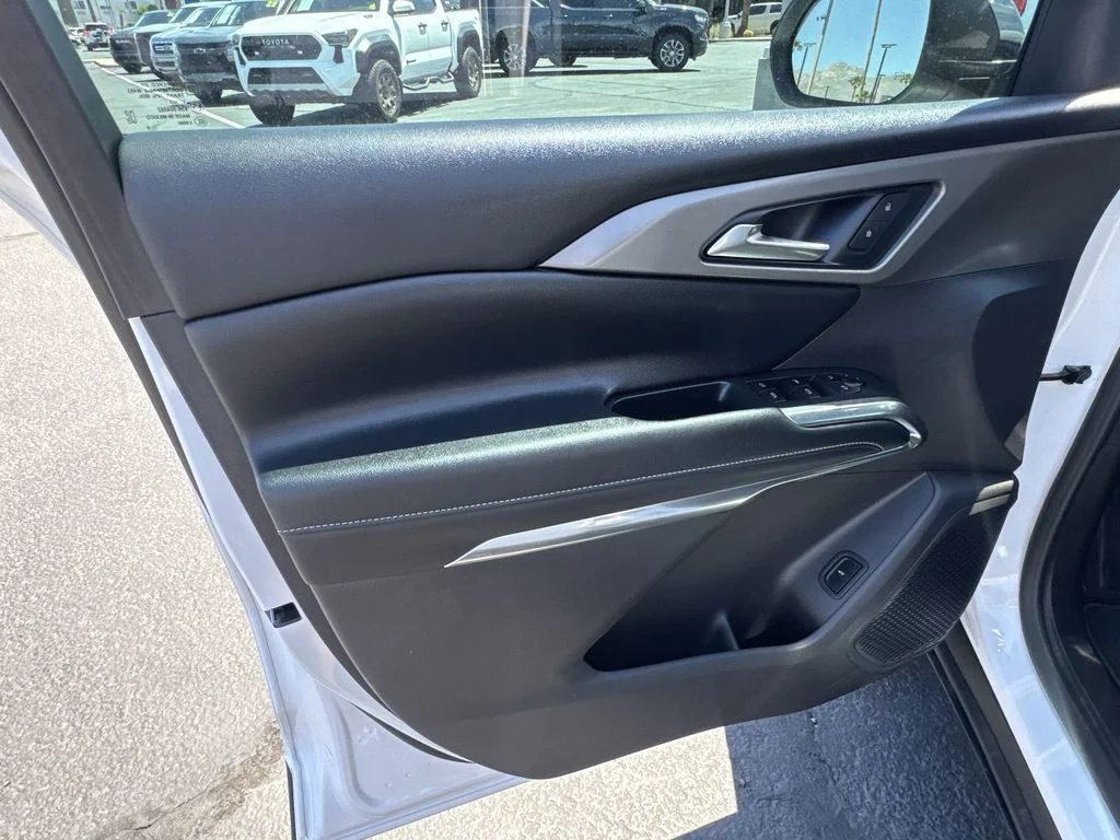 Used 2026 White Chevrolet LT image 22
