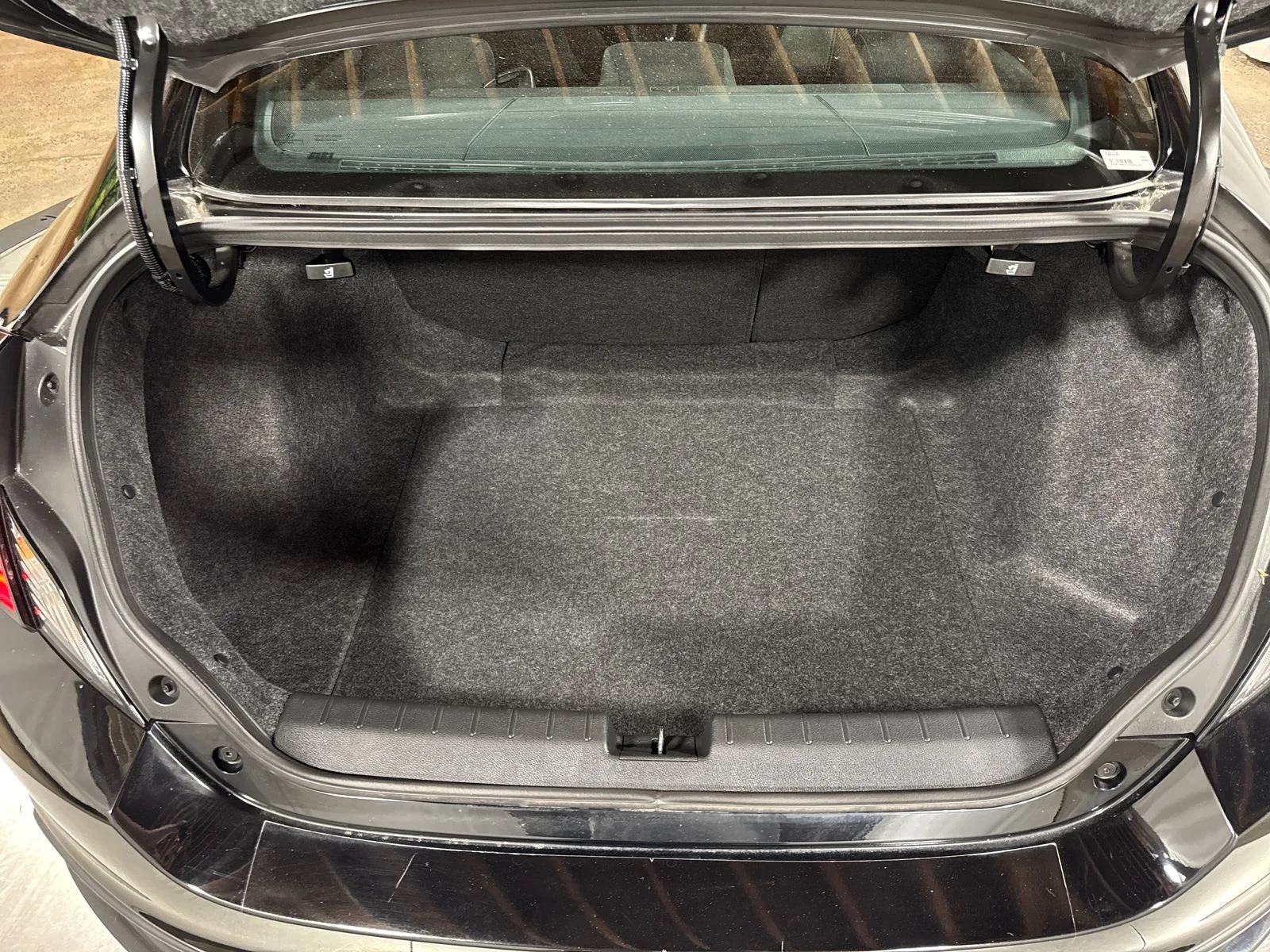 Used 2018  Honda LX-P image 26