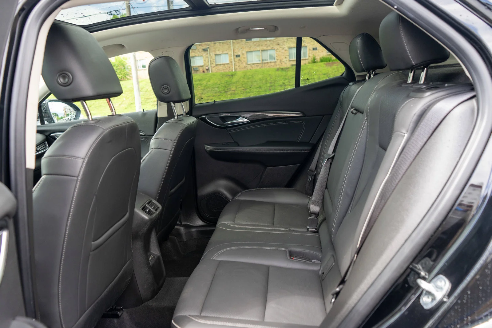 Used 2021 Ebony Twilight Metallic Buick Essence image 31