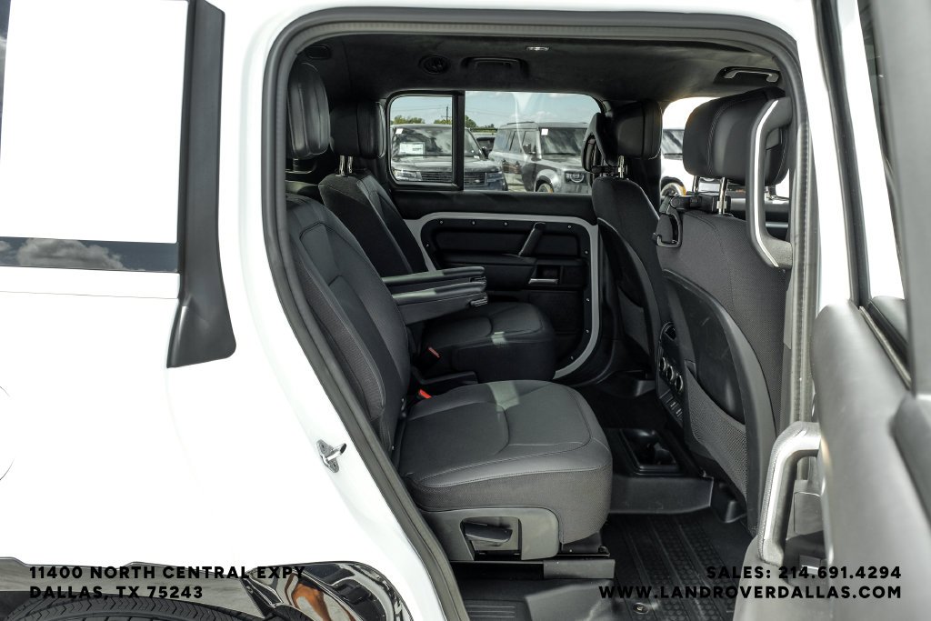 Used 2026 Fuji White Land Rover V8 image 45