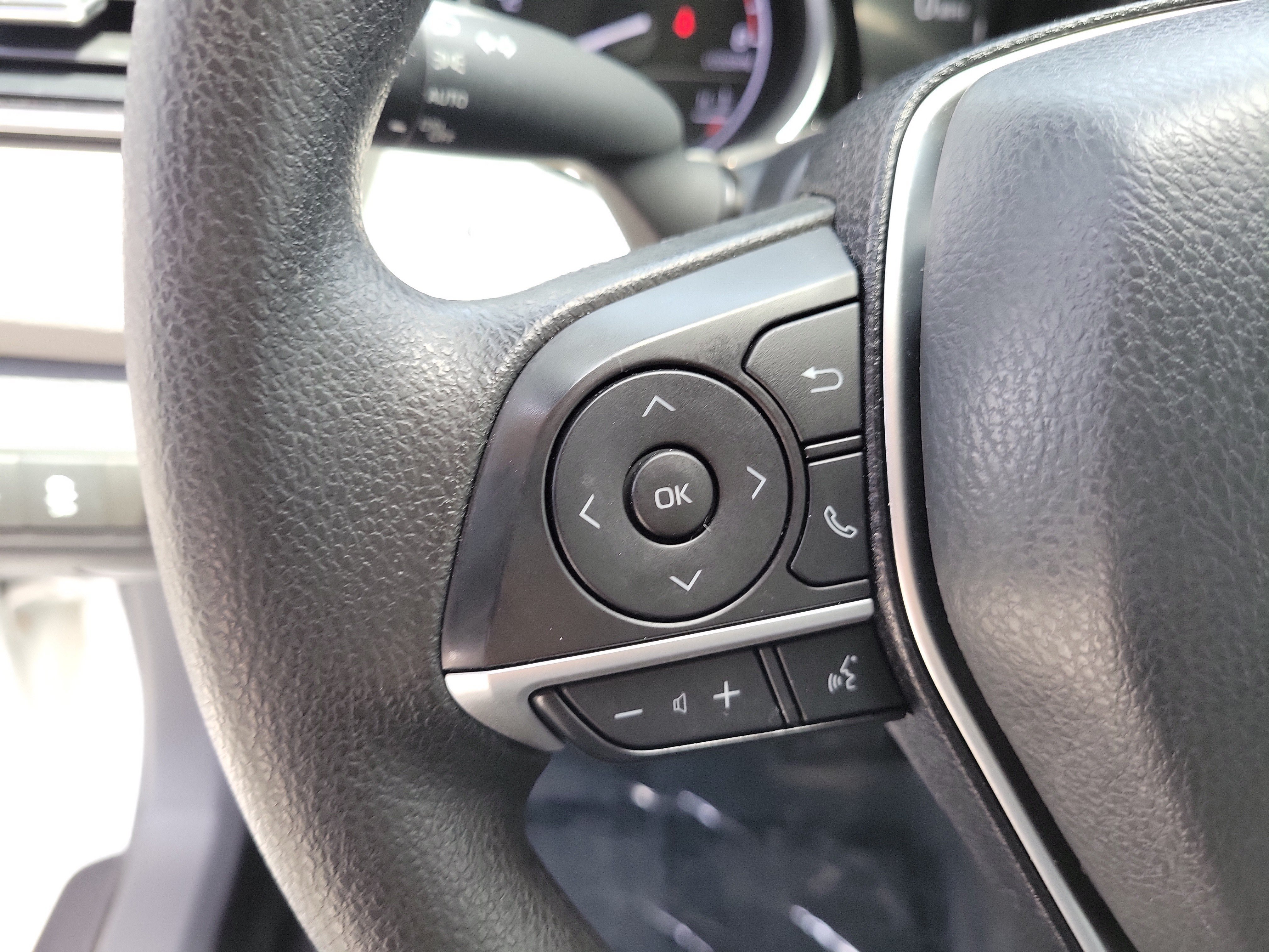 Certified Used 2023 Ice Toyota LE image 24