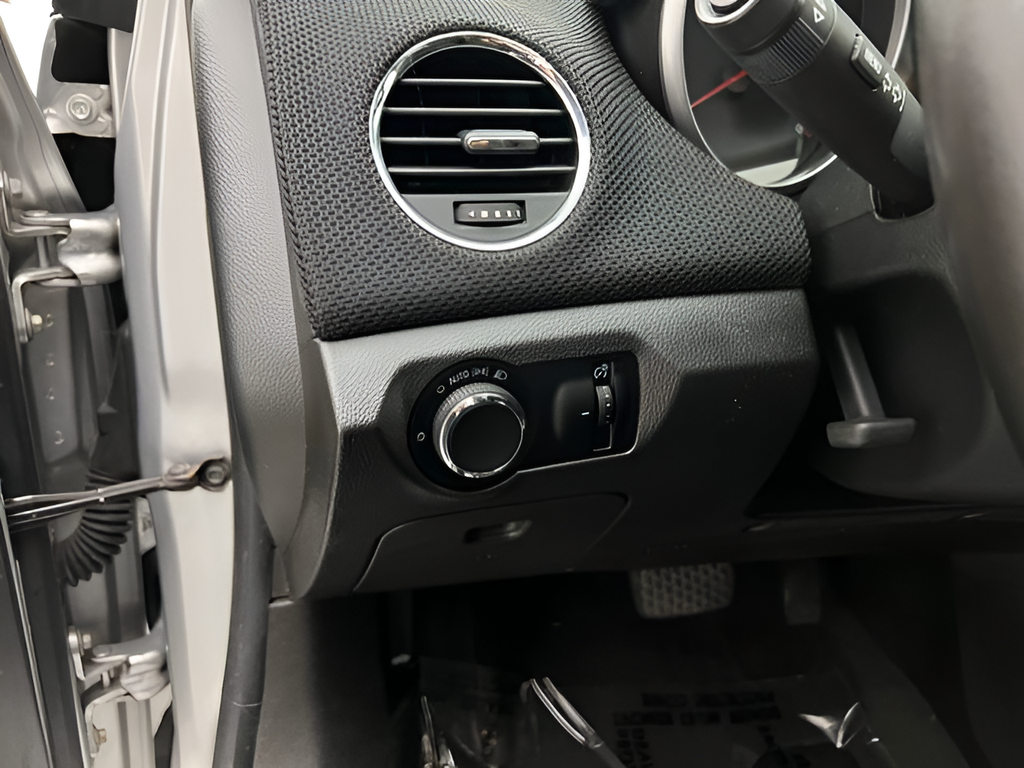 Used 2013 Silver Ice Metallic Chevrolet 1LT image 9