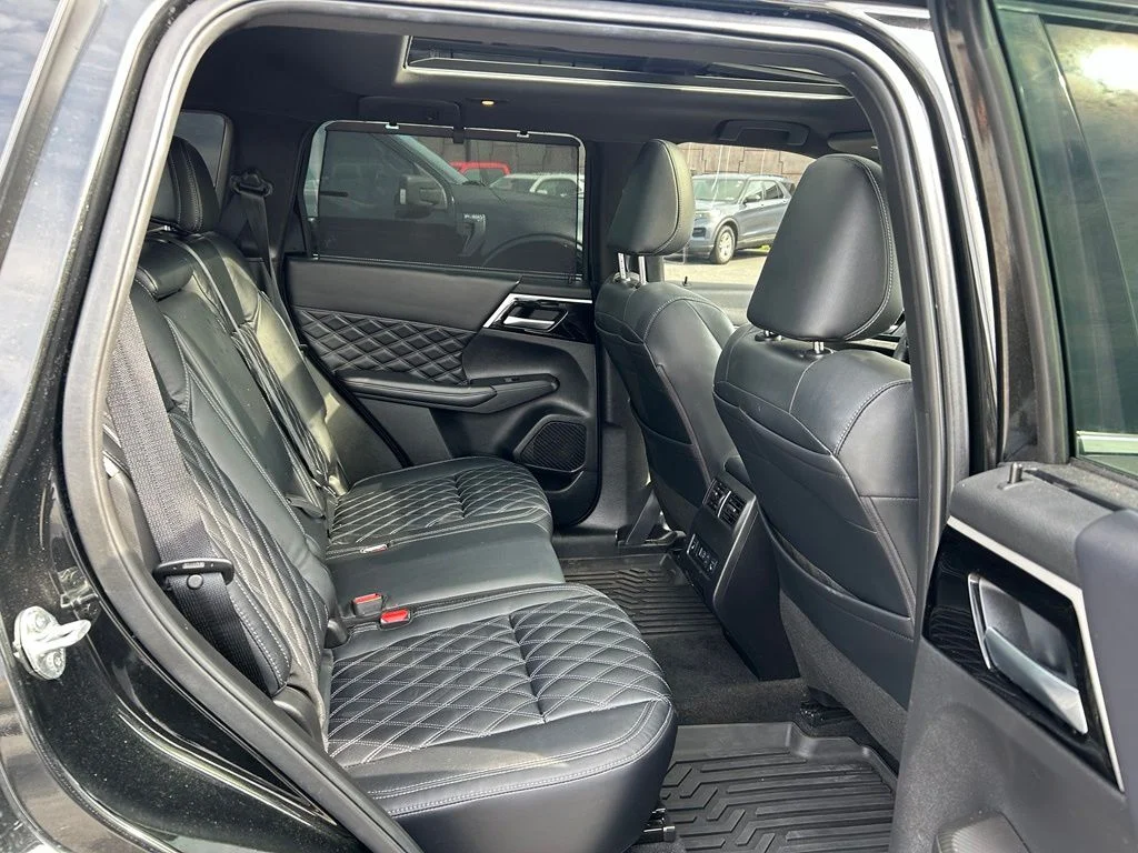 Certified Used 2023 Black Mitsubishi SEL Black Edition image 22