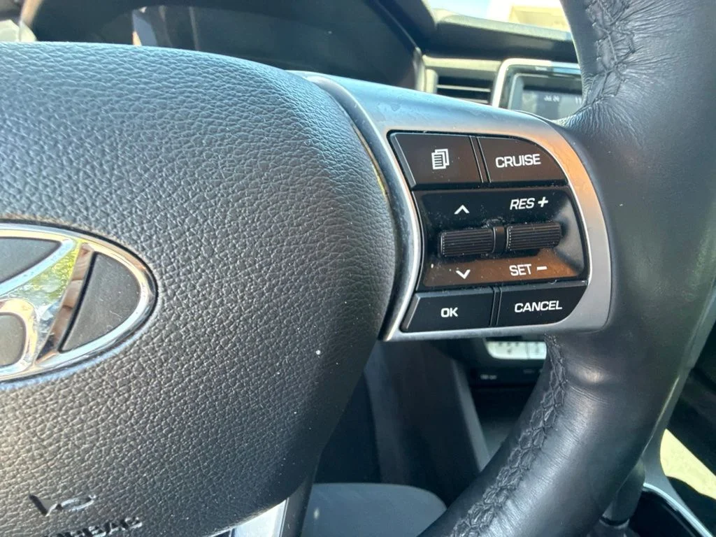 Used 2019 Gray Hyundai SEL image 17
