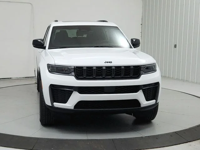 New 2026 White Jeep Altitude image 2