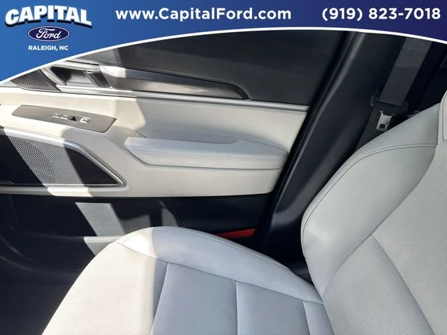 Used 2024 White Kia S image 29