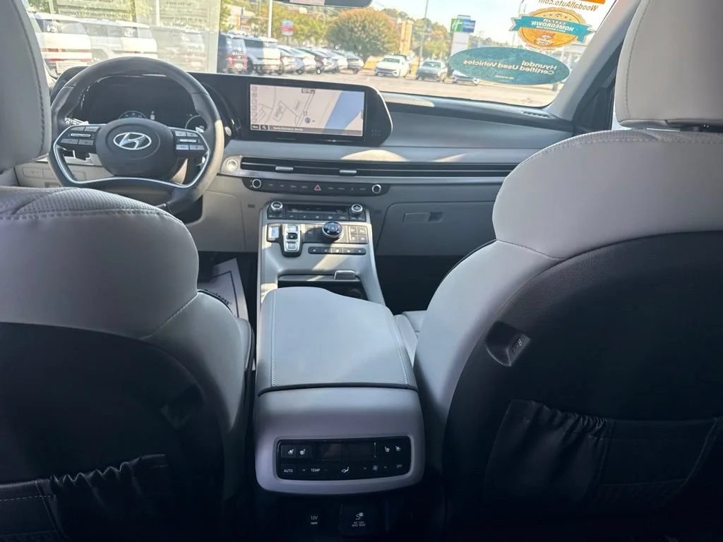 Used 2024 Typhoon Silver Hyundai SEL 7P image 19