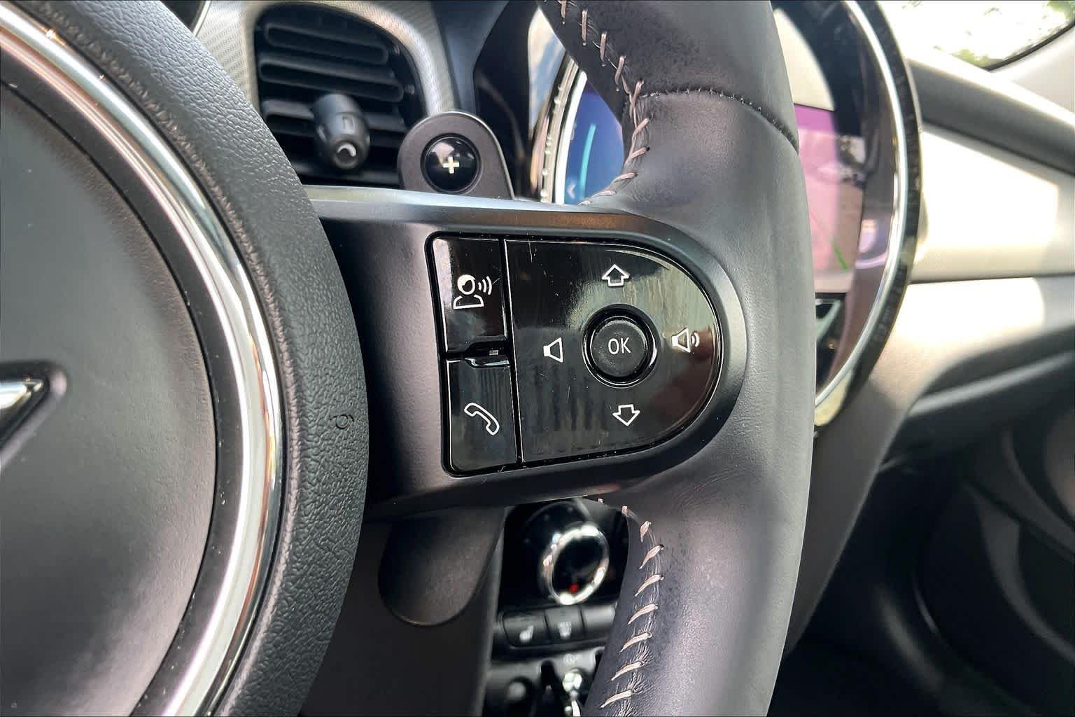 Used 2024 Melting Silver III Metallic MINI Cooper S image 23