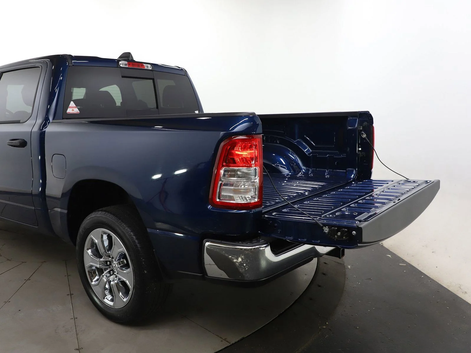 Used 2023 Patriot Blue Pearlcoat Ram Big Horn/Lone Star image 9