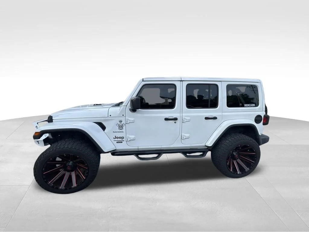 Used 2020 White/off-white Jeep Unlimited Sahara image 3