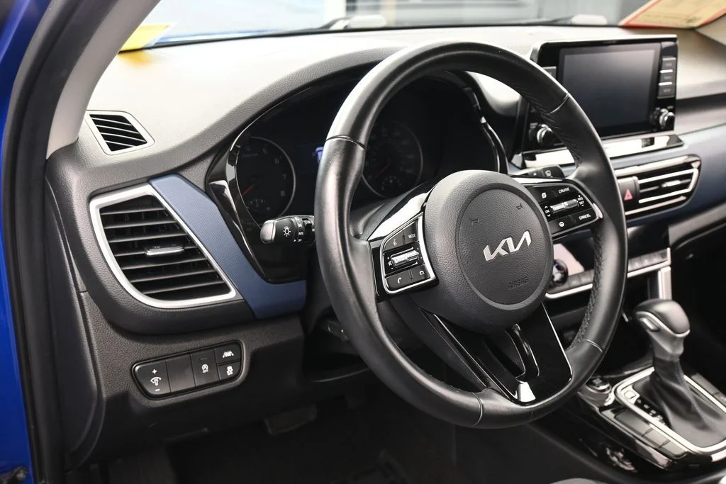 Used 2023 Neptune Blue Kia S image 14