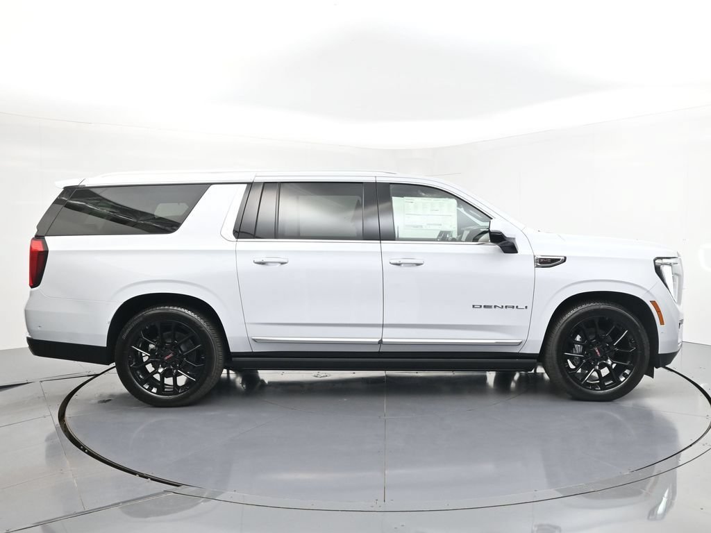 2026 GMC Yukon XL Denali - Photo 6