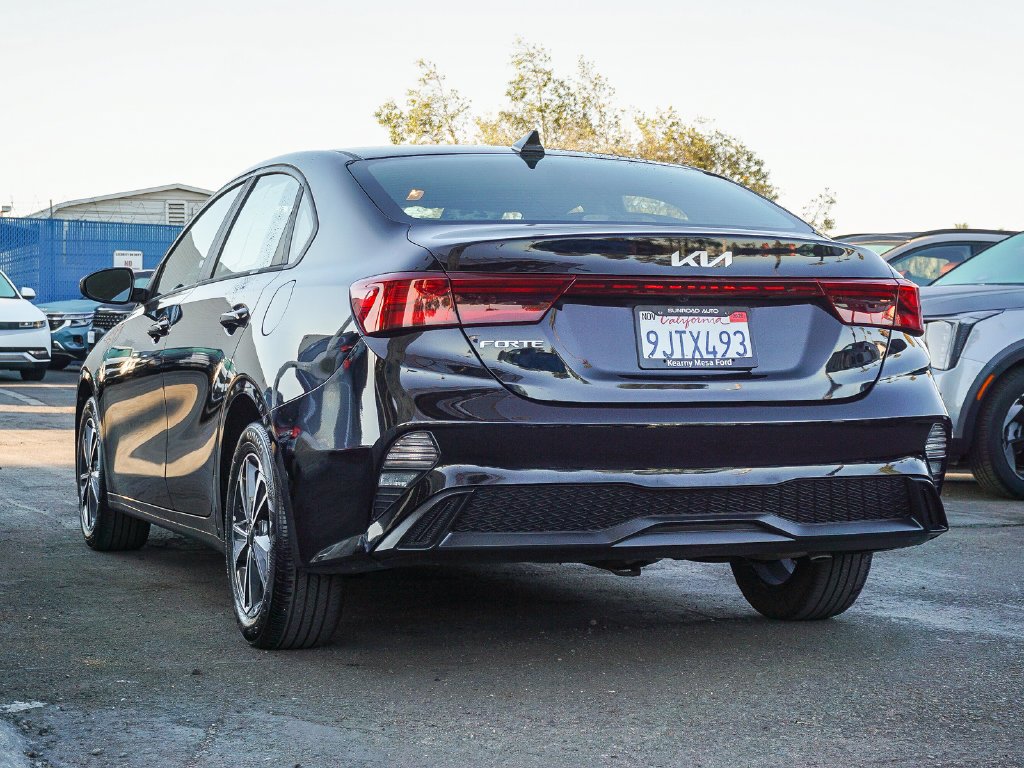 Used 2024 Black Kia LXS image 5
