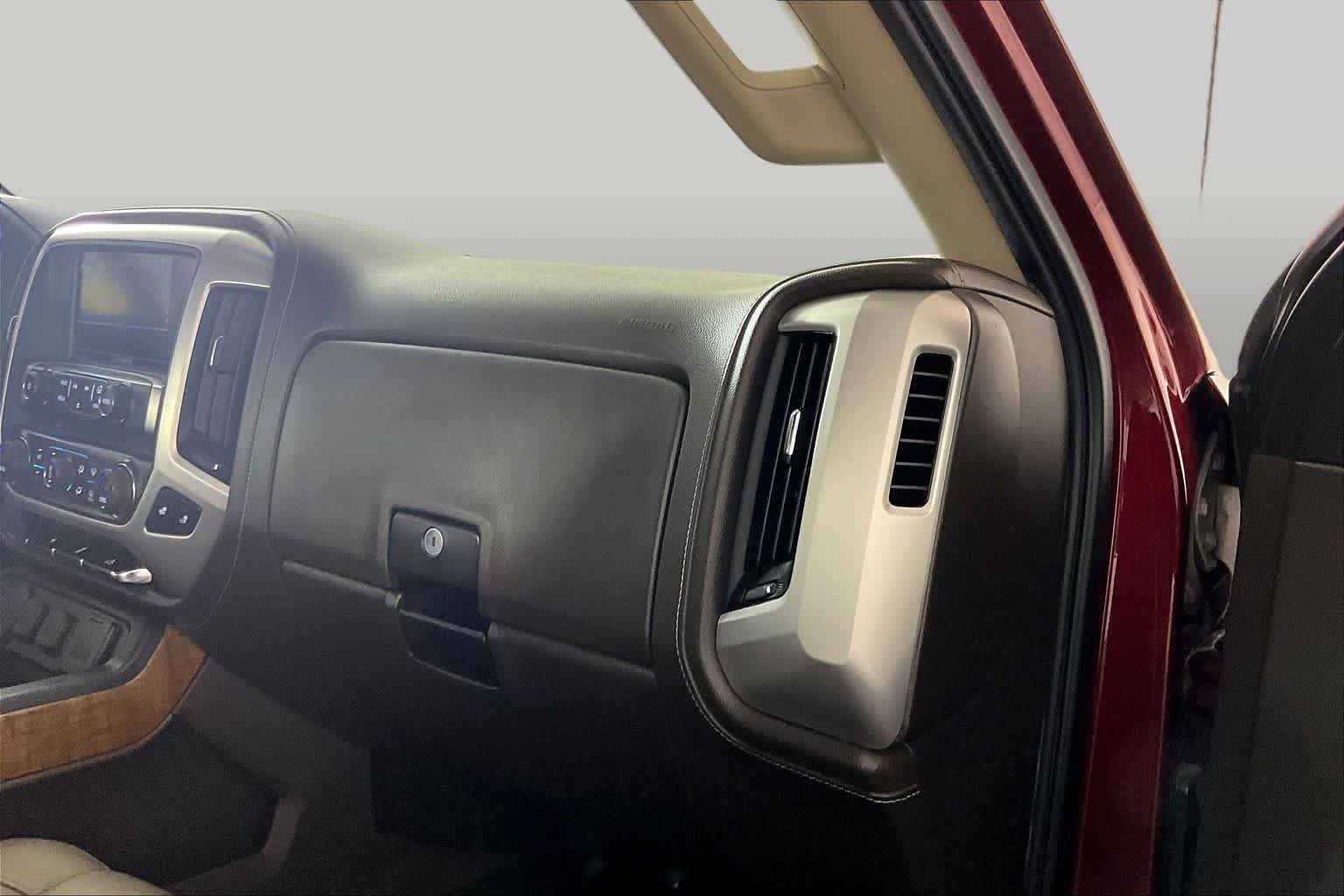 Used 2017 CRIMSON RED TINTCOAT GMC SLT image 17