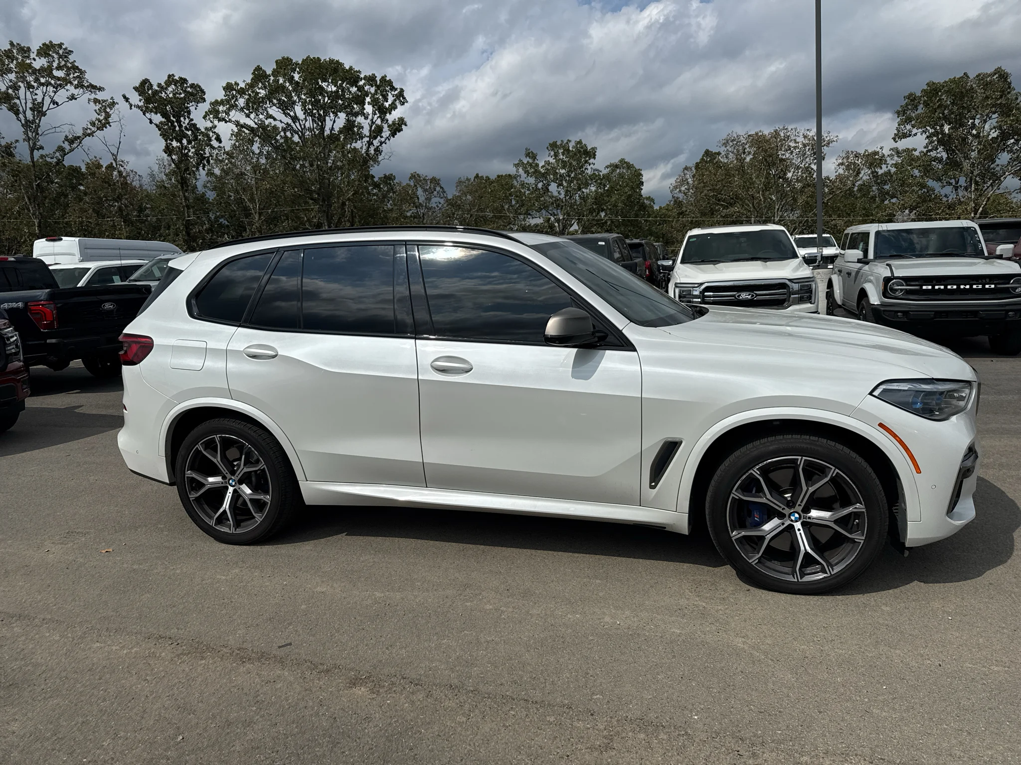 Used 2020 Mineral White Metallic BMW M50i image 4