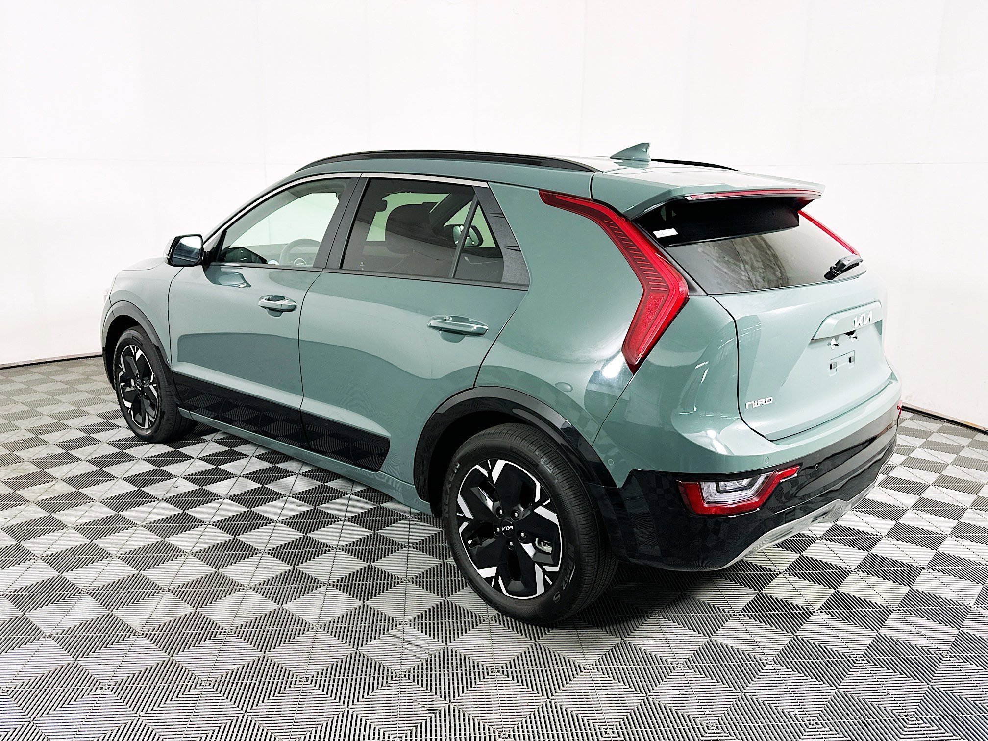 2024 Kia Niro thumbnail 7