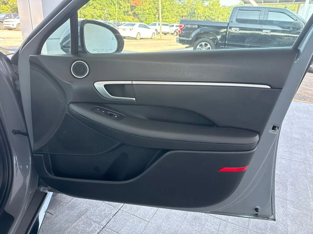 Used 2025 Blue Hyundai SEL image 36