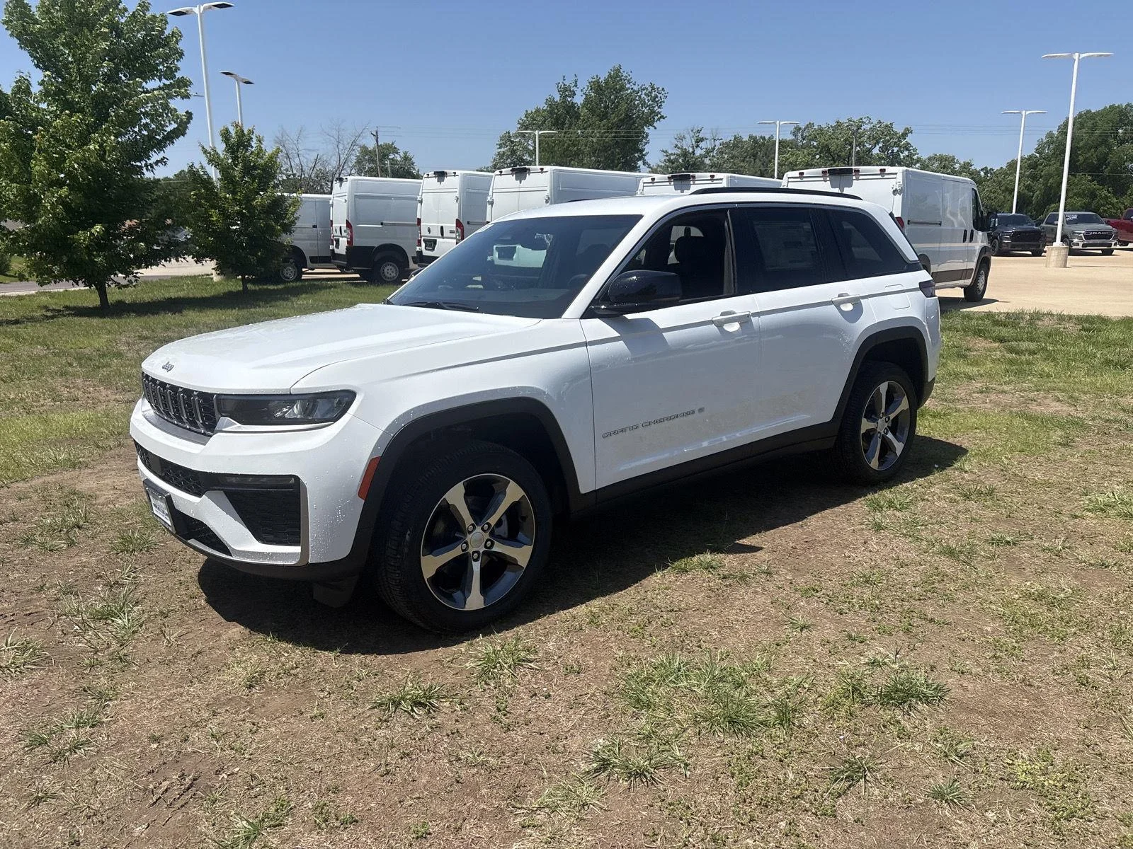 New 2026 Bright White Clearcoat Jeep Limited image 2