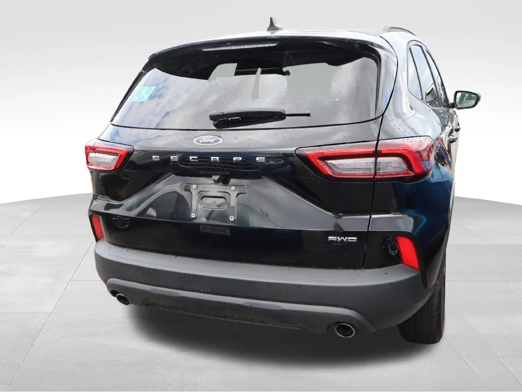 Used 2025 Black Metallic Ford ST-Line image 17