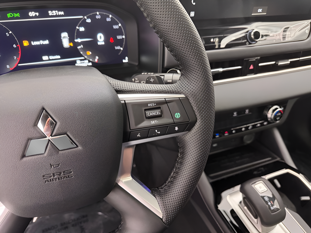 New 2026  Mitsubishi Black Edition image 19