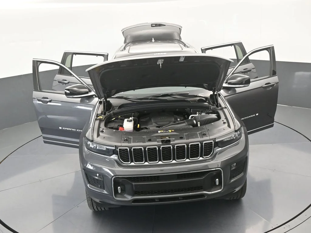 Used 2024 Baltic Gray Metallic Clearcoat Jeep Overland image 76