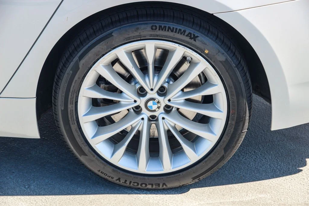 Used 2021 White BMW 540i image 11