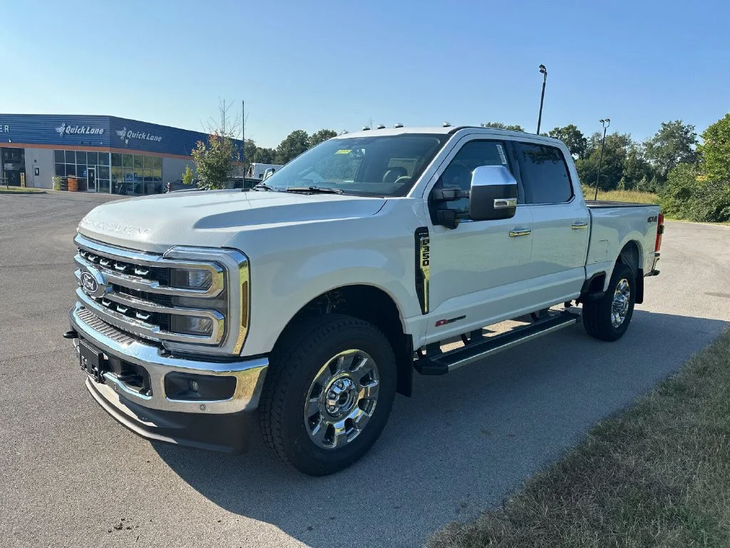 New 2027 White Ford Lariat image 4