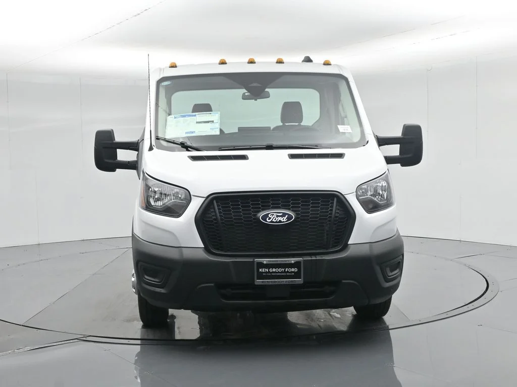 New 2026 Oxford White Ford Base image 16