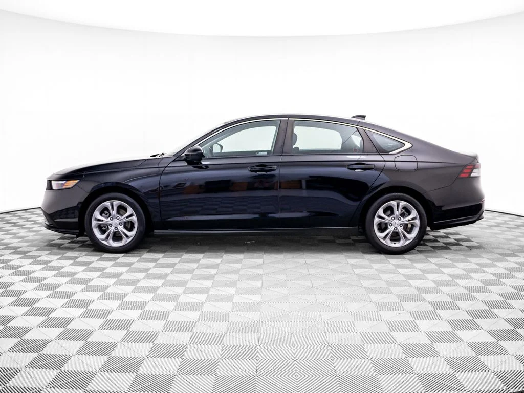 Certified Used 2023  Honda LX image 2