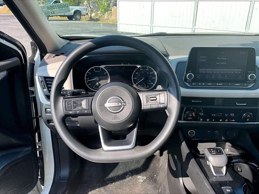 Used 2023 Pearl White Tricoat Nissan SV image 17