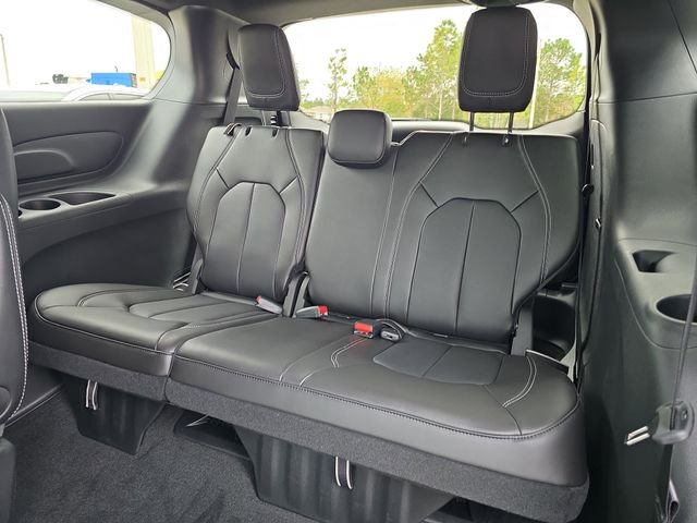 2026 Chrysler Pacifica Select - Photo 14