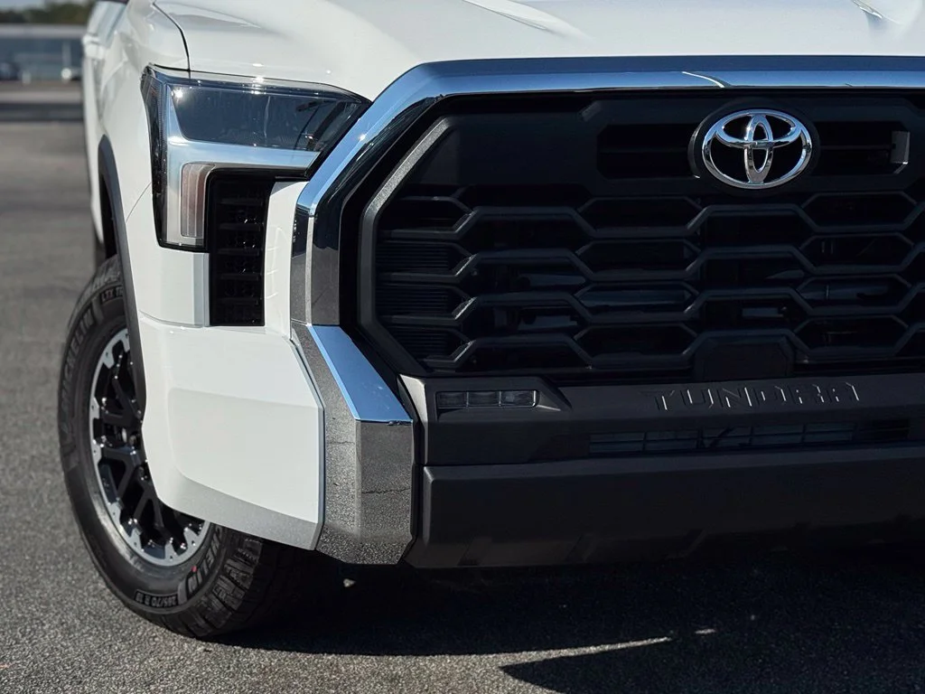 New 2026 Ice Cap Toyota SR5 image 3