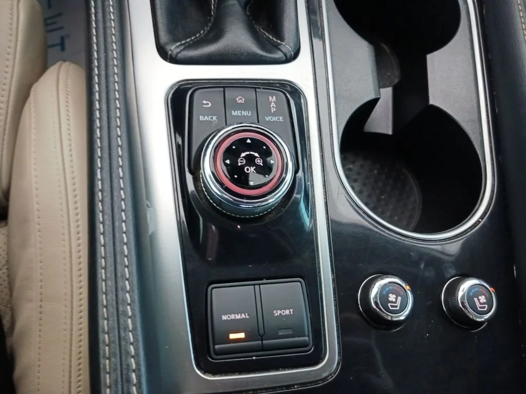Used 2017 Brown Nissan Platinum image 12
