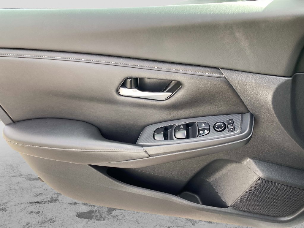 Used 2022 White Nissan SV image 20