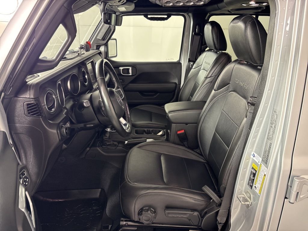 Used 2022 Silver Jeep Unlimited Sahara image 22