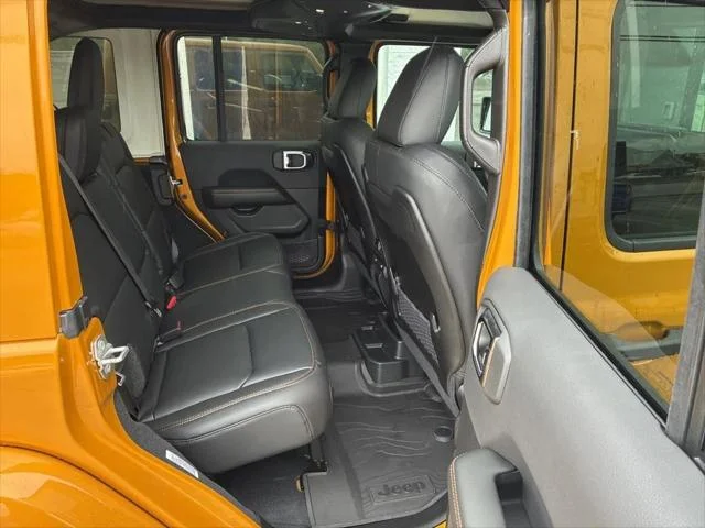 New 2026 Goldilocks Exterior Paint Jeep Sahara image 12
